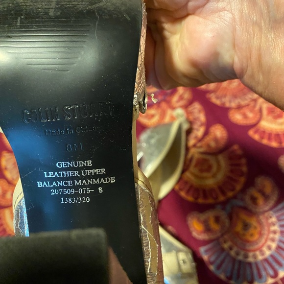 Distressed silver leather shoes with cream accent, wear them two ways! - Picture 3 of 6